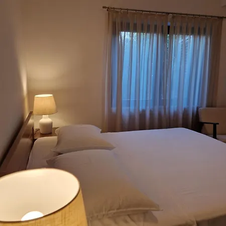 Modern And Spacious 2 Bedroom Lägenhet *