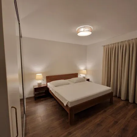 Modern And Spacious 2 Bedroom *