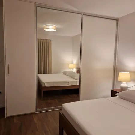 Modern And Spacious 2 Bedroom *