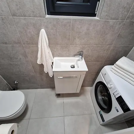 Modern And Spacious 2 Bedroom