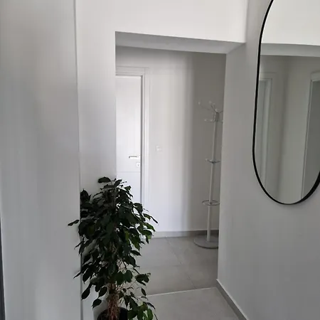 Modern And Spacious 2 Bedroom *