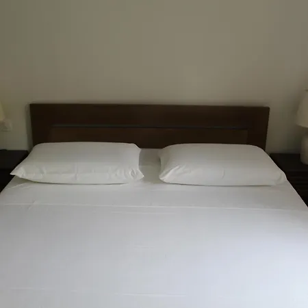 Apartment Modern And Spacious 2 Bedroom