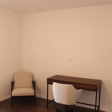 شقة Modern And Spacious 2 Bedroom *