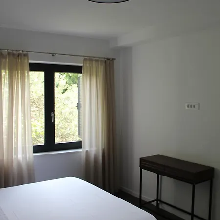 Apartment Modern And Spacious 2 Bedroom *