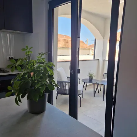 Modern And Spacious 2 Bedroom * Pakostane