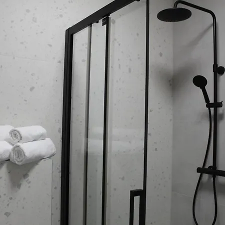 Modern And Spacious 2 Bedroom Pakostane