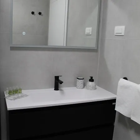 Modern And Spacious 2 Bedroom شقة