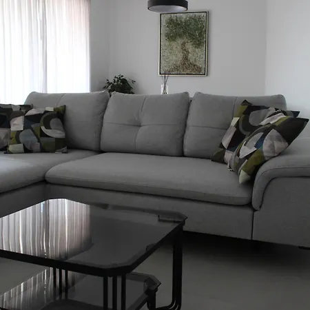 Modern And Spacious 2 Bedroom شقة