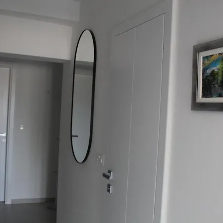 Apartment Modern And Spacious 2 Bedroom Pakostane
