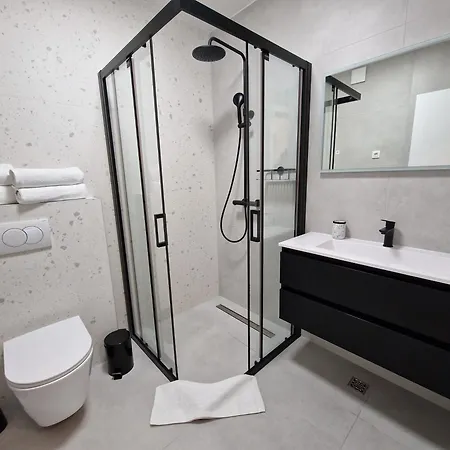Modern And Spacious 2 Bedroom