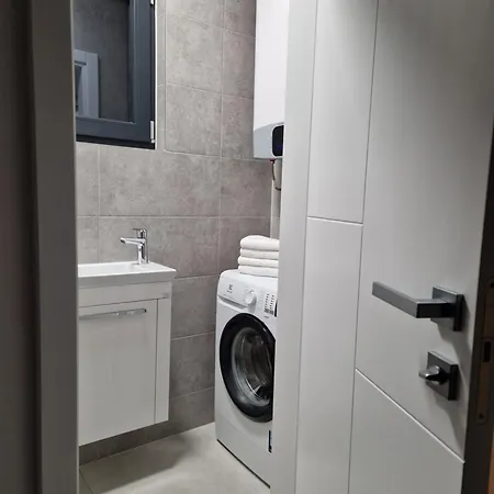 Modern And Spacious 2 Bedroom Pakoštane